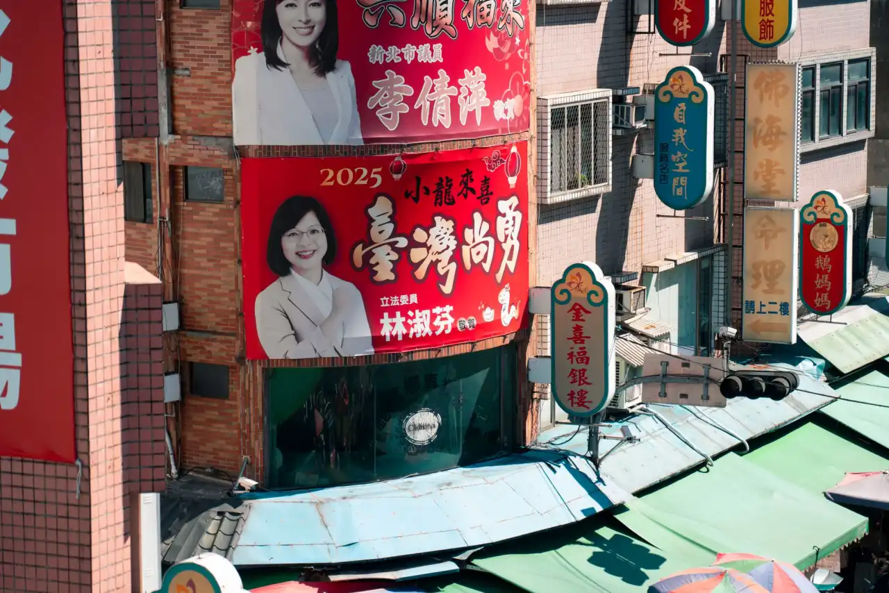 胜铭根艺木雕摆件系列对比：工艺特色与适用场景
