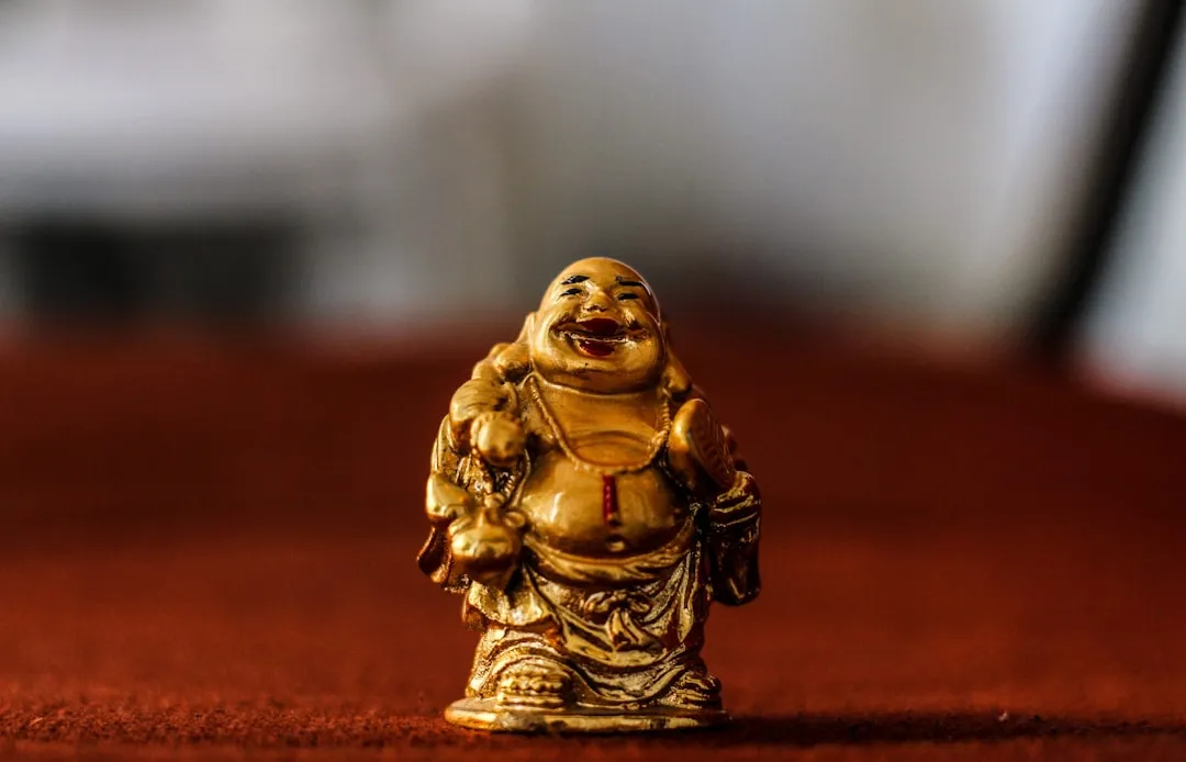 福鼎根雕艺术传承与创新：前岐胜铭根艺厂木雕工艺的技术演进观察