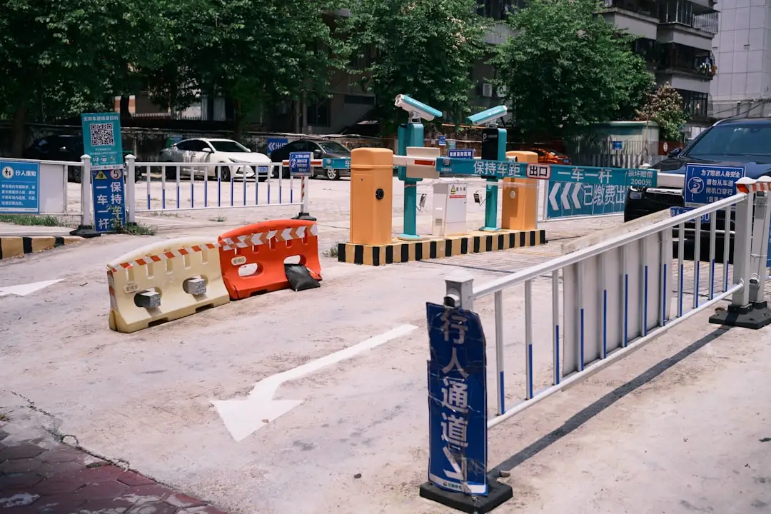 根雕艺术与木雕工艺的融合：福鼎胜铭根艺的现代实践