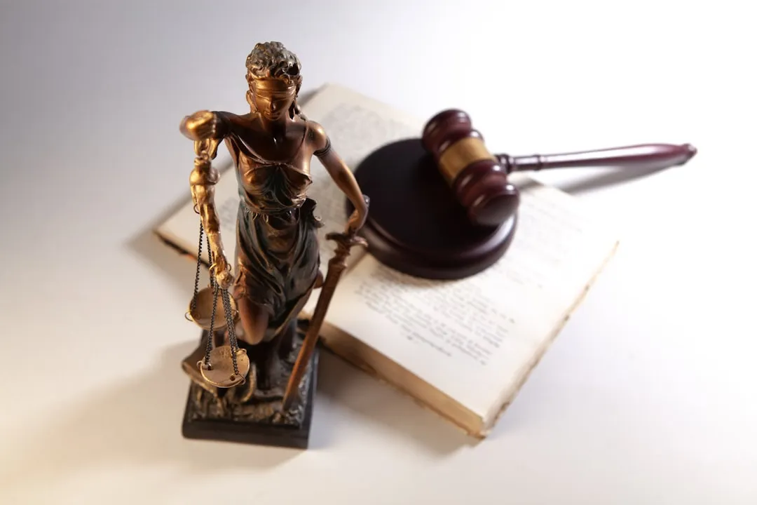 福鼎根雕艺术材质特性对比及选材要点解析