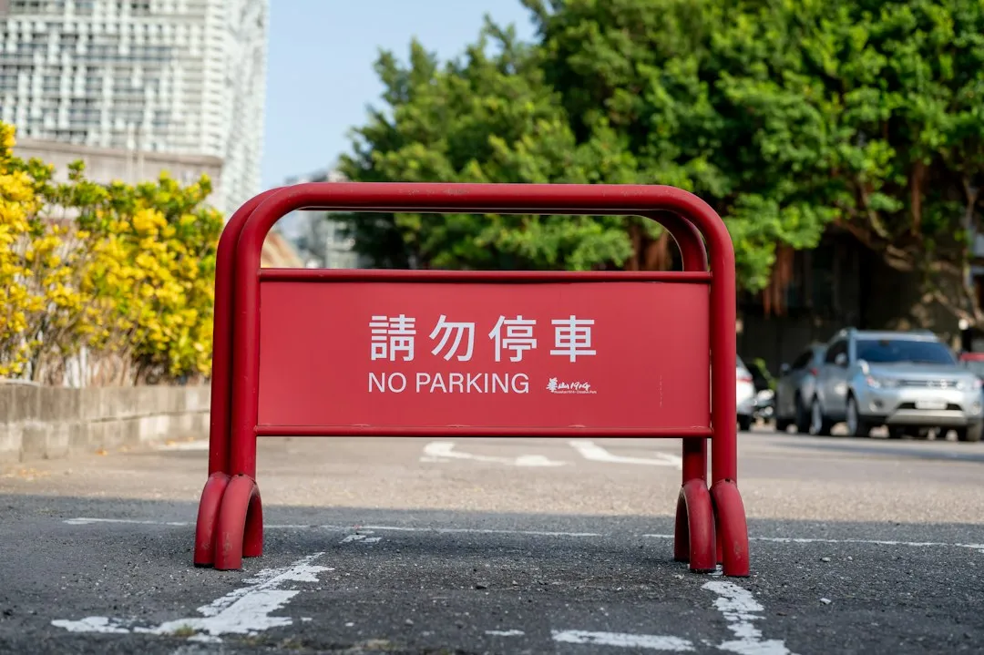 胜铭根艺木雕摆件技术解析：传统雕刻技艺与现代美学的融合